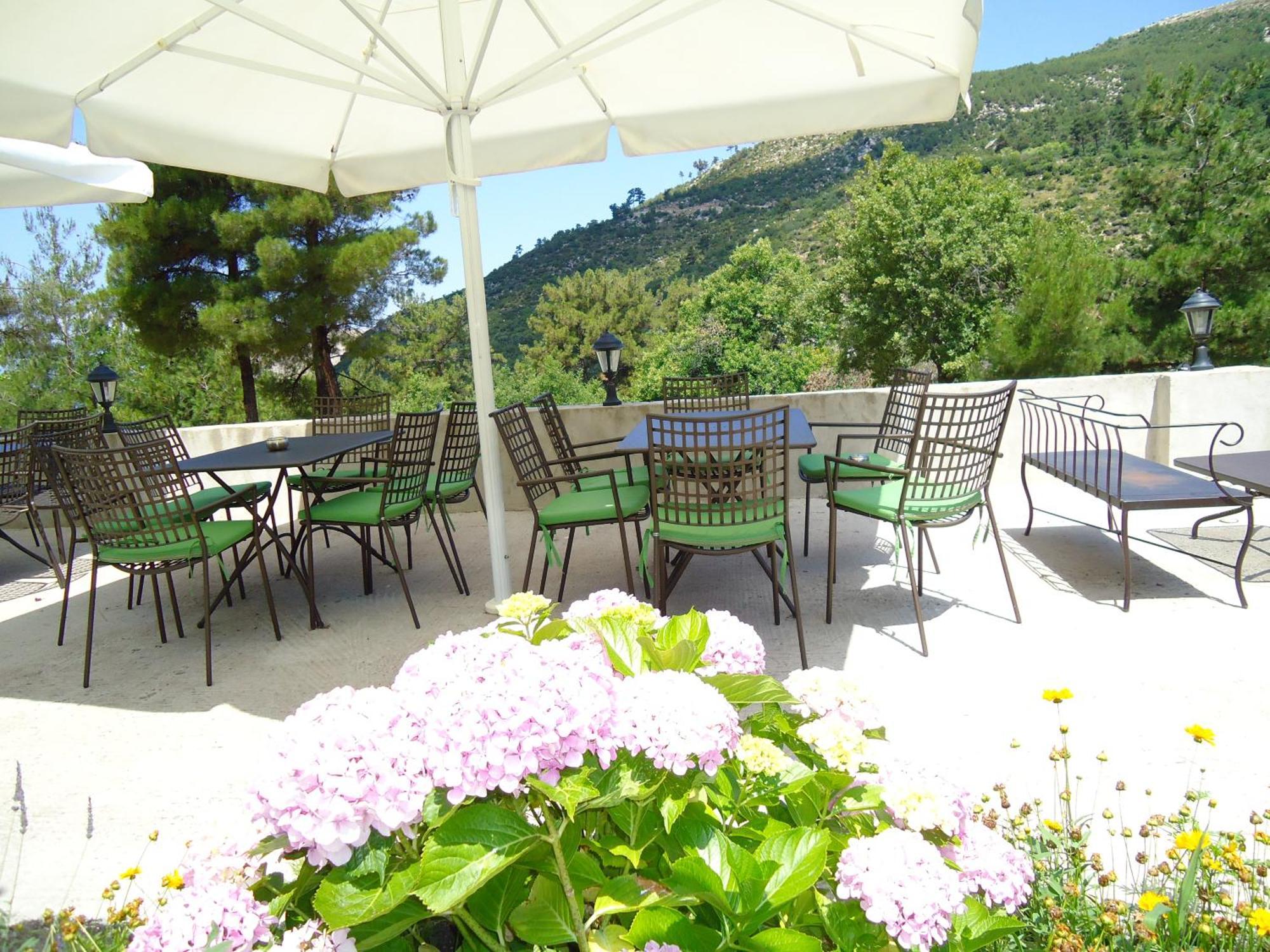 Menir Luxury