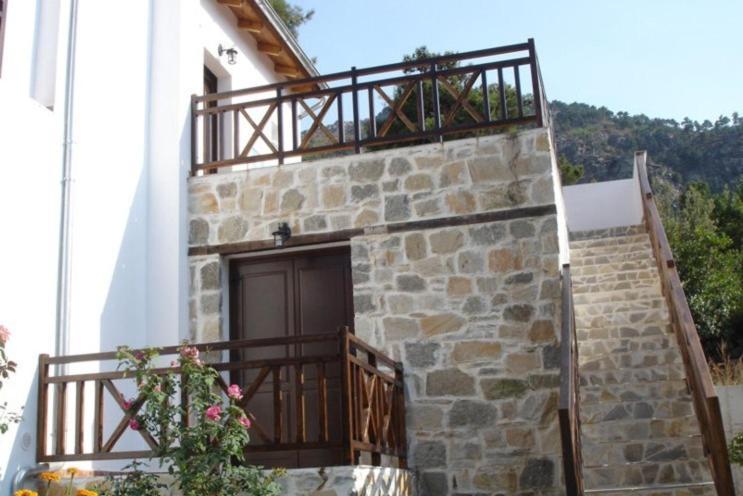 Menir Luxury